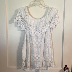 White lace top/blouse